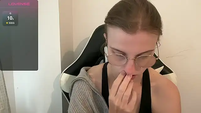 BustyKellyXXX online show from 10, 10, 2025