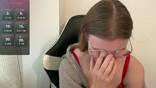 BustyKellyXXX online show from 18, 11, 2025