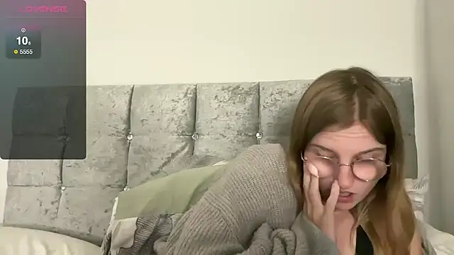 BustyKellyXXX online show from 9, 10, 2025