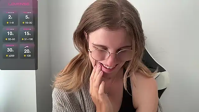 BustyKellyXXX online show from 9, 9, 2025