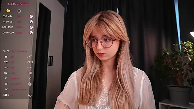 Snapshot of zegoii chatting on 22, 10, 2025 zegoii online show from 22, 10, 2025