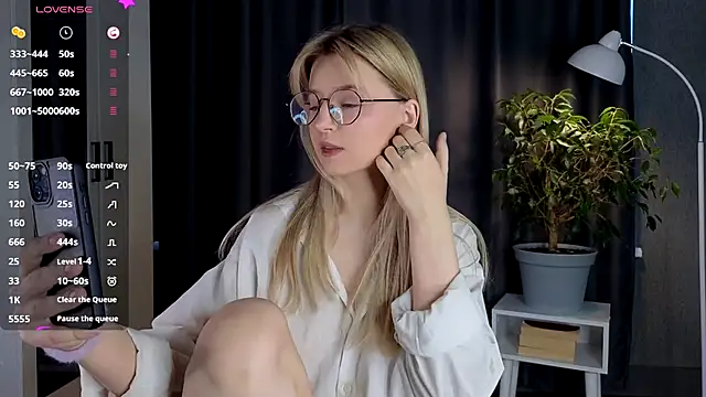 Snapshot of zegoii chatting on 13, 11, 2025 zegoii online show from 13, 11, 2025