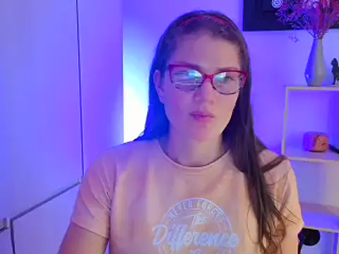 Camila-ventura online show from 16, 11, 2025