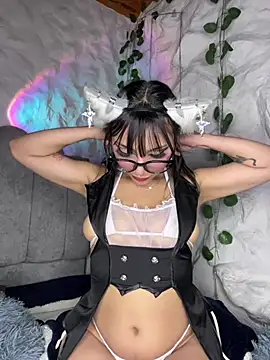 Maddy w online show from 31, 7, 2026