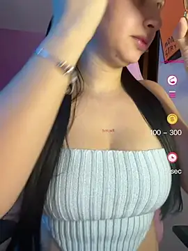 Snapshot of lucy_grey25 chatting on 19, 7, 2026 lucy grey25 online show from 19, 7, 2026