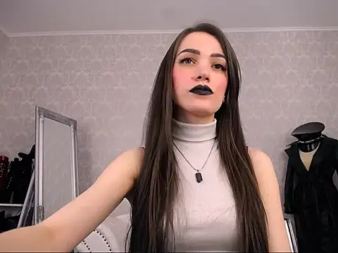 Snapshot of AlienaMoore chatting on 12, 9, 2025 AlienaMoore online show from 12, 9, 2025