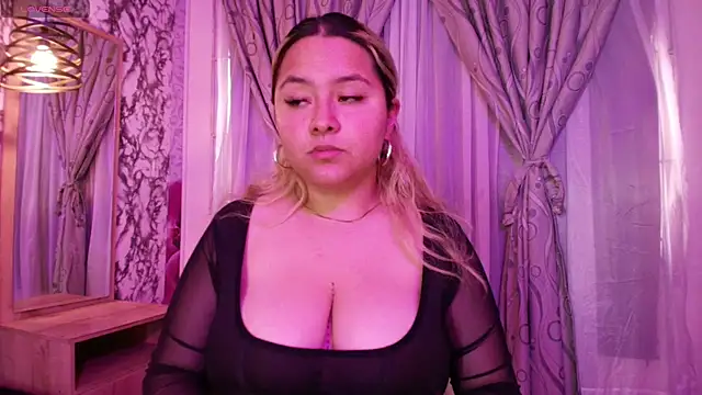 Snapshot of Zafiro_claire chatting on 25, 6, 2026 Zafiro claire online show from 25, 6, 2026