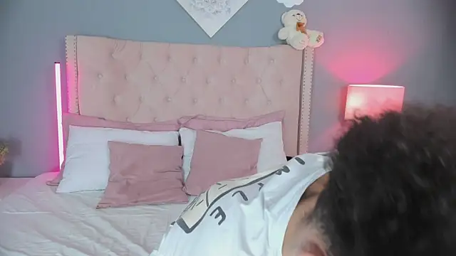 Snapshot of Joe_And_Emma chatting on 9, 9, 2025 Joe And Emma online show from 9, 9, 2025