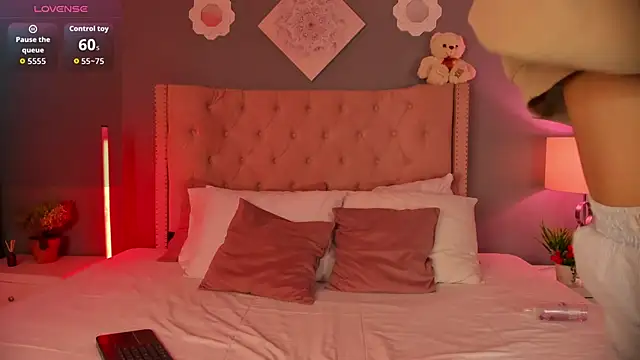 Snapshot of Joe_And_Emma chatting on 22, 11, 2025 Joe And Emma online show from 22, 11, 2025