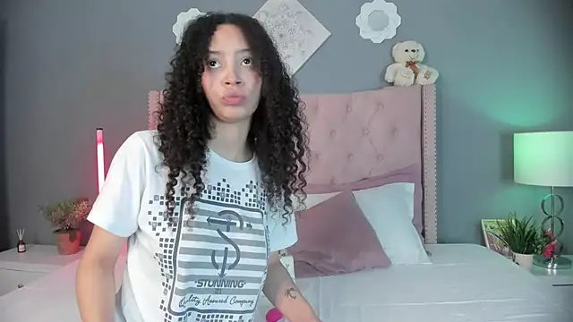 Snapshot of Joe_And_Emma chatting on 3, 12, 2025 Joe And Emma online show from 3, 12, 2025