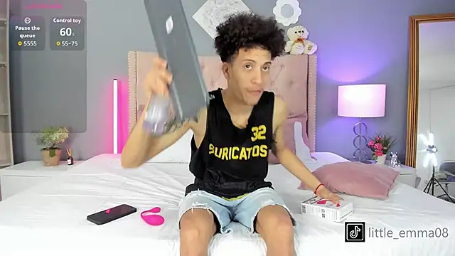 Snapshot of Joe_And_Emma chatting on 1, 11, 2025 Joe And Emma online show from 1, 11, 2025