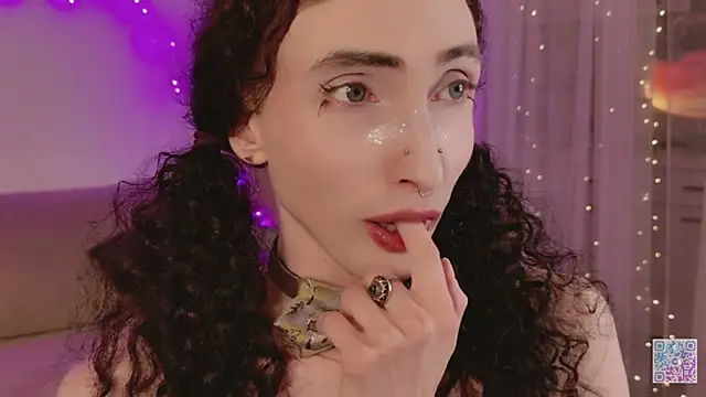 Queen of tease online show from 5, 5, 2026