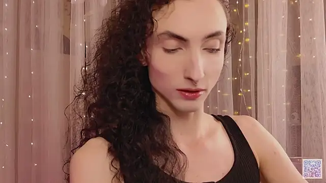 Snapshot of Queen_of_tease chatting on 6, 11, 2025 Queen of tease online show from 6, 11, 2025