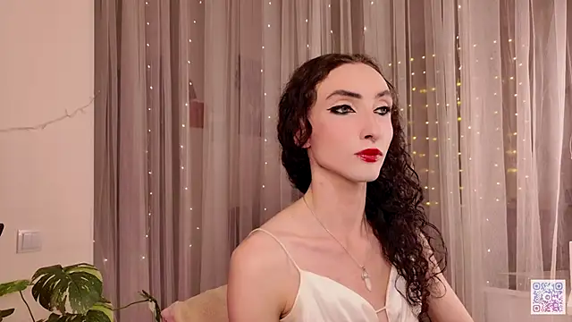 Snapshot of Queen_of_tease chatting on 10, 10, 2025 Queen of tease online show from 10, 10, 2025