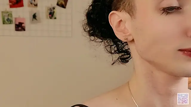 Snapshot of Queen_of_tease chatting on 9, 2, 2026 Queen of tease online show from 9, 2, 2026