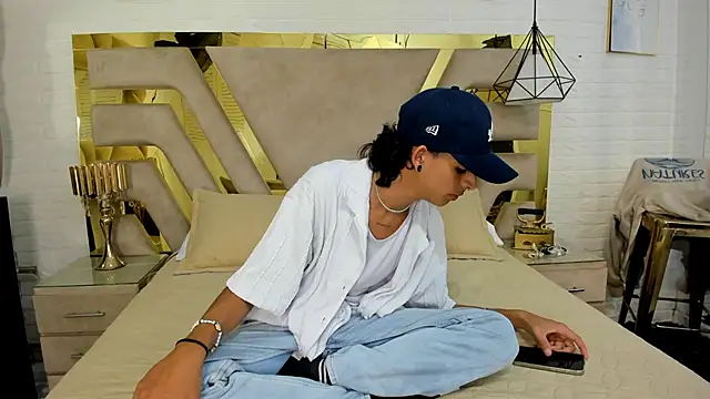 Ibratxandy online show from 4, 11, 2025