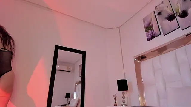 SamanttaMilf online show from 5, 10, 2025