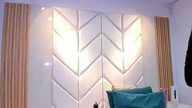 Snapshot of BarbieMonet chatting on 28, 10, 2025 BarbieMonet online show from 28, 10, 2025