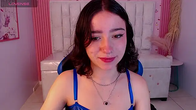 Snapshot of venuss09_s chatting on 23, 11, 2025 venuss09 s online show from 23, 11, 2025