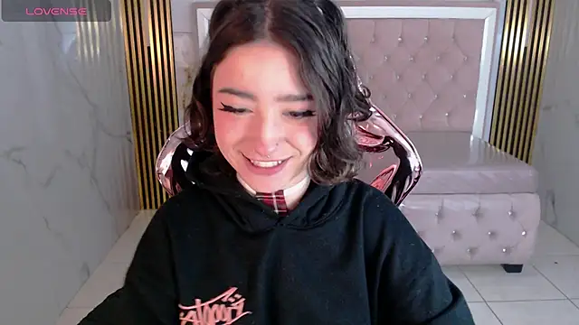 Snapshot of venuss09_s chatting on 7, 10, 2025 venuss09 s online show from 7, 10, 2025