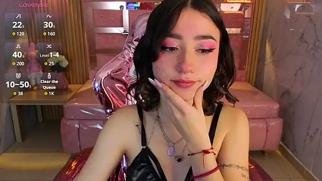 Snapshot of venuss09_s chatting on 19, 11, 2025 venuss09 s online show from 19, 11, 2025