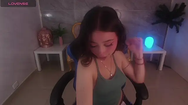 Snapshot of venuss09_s chatting on 28, 9, 2025 venuss09 s online show from 28, 9, 2025