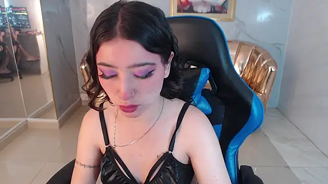 Snapshot of venuss09_s chatting on 8, 10, 2025 venuss09 s online show from 8, 10, 2025