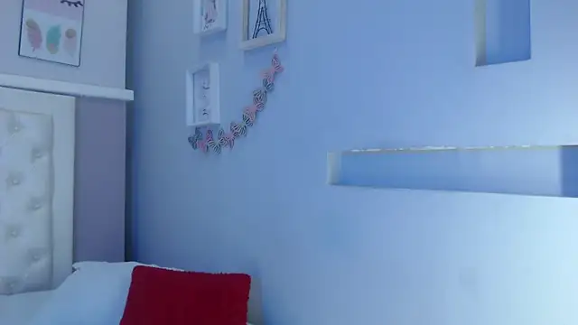 pocahontamoon online show from 12, 9, 2025