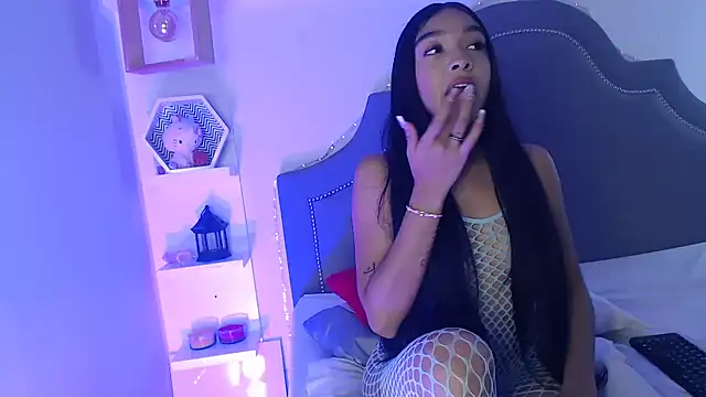 pocahontamoon online show from 10, 2, 2026