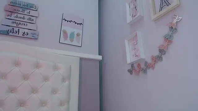 pocahontamoon online show from 24, 9, 2025