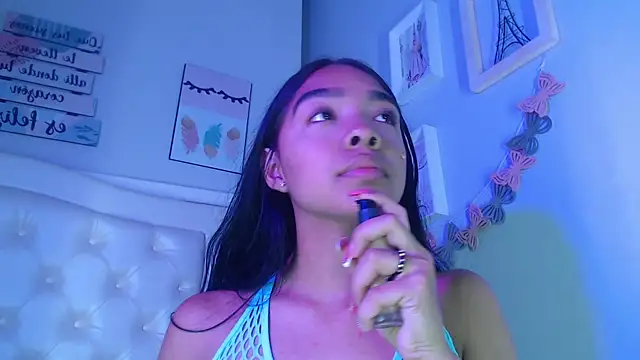 pocahontamoon online show from 22, 9, 2025