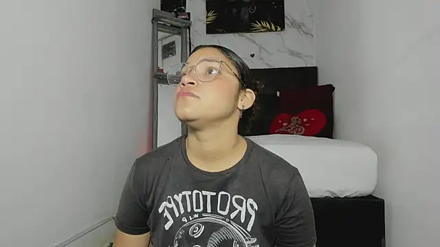 Snapshot of aly_n_sebas chatting on 5, 10, 2025 aly n sebas online show from 5, 10, 2025