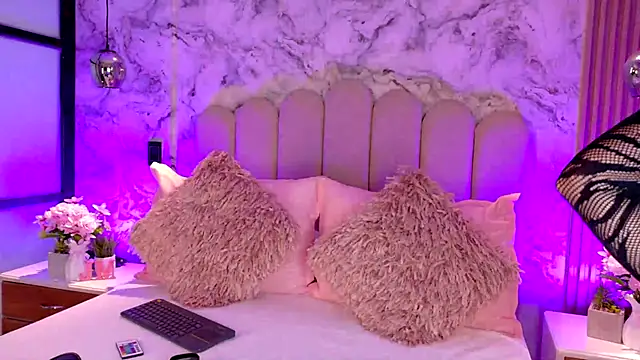 Snapshot of JessicaMason chatting on 15, 12, 2025 JessicaMason online show from 15, 12, 2025