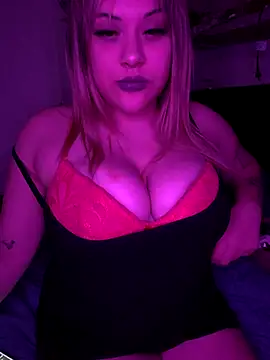 Snapshot of Dulceluz_420 chatting on 8, 10, 2025 Dulceluz 420 online show from 8, 10, 2025