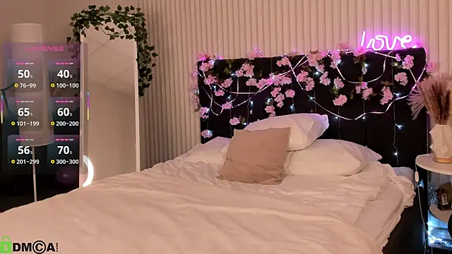 Kati Li online show from 12, 11, 2025