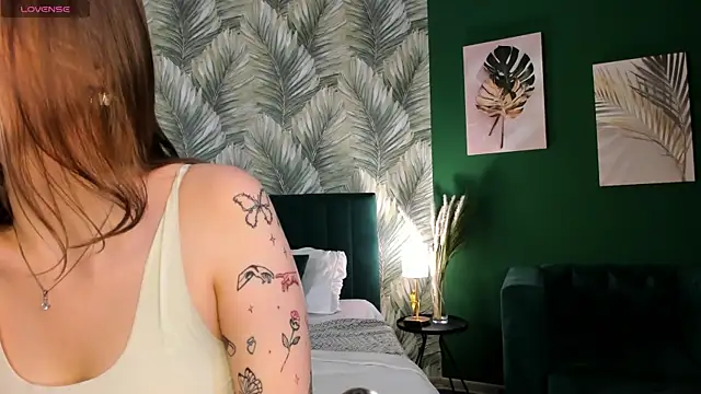 Kati Li online show from 24, 9, 2025