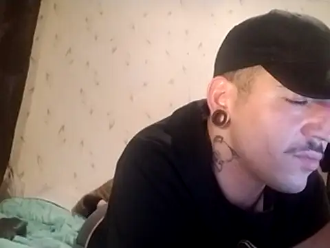 Snapshot of JuicyBigcock@xh chatting on 27, 10, 2025 JuicyBigcockxh online show from 27, 10, 2025