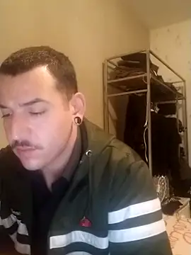 Snapshot of JuicyBigcock@xh chatting on 7, 10, 2025 JuicyBigcockxh online show from 7, 10, 2025