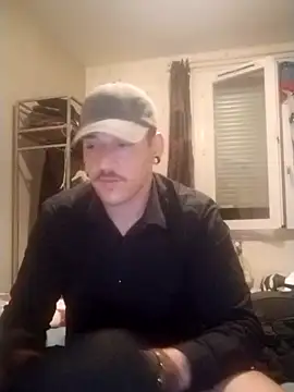 Snapshot of JuicyBigcock@xh chatting on 7, 10, 2025 JuicyBigcockxh online show from 7, 10, 2025