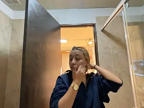 Snapshot of CamilleMilano chatting on 14, 9, 2025 CamilleMilano online show from 14, 9, 2025