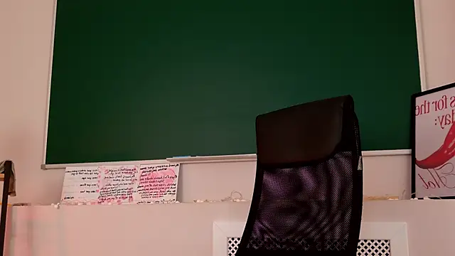 Snapshot of NoraHaynes chatting on 2, 5, 2026 NoraHaynes online show from 2, 5, 2026