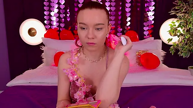 NoraHaynes online show from 15, 2, 2026