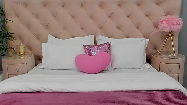 NoraHaynes online show from 1, 2, 2026