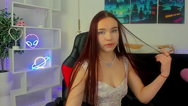 Snapshot of NoraHaynes chatting on 14, 10, 2025 NoraHaynes online show from 14, 10, 2025