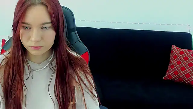 NoraHaynes online show from 16, 12, 2025