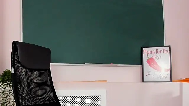 NoraHaynes online show from 16, 4, 2026