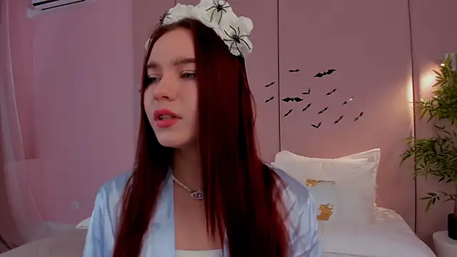 Snapshot of NoraHaynes chatting on 27, 10, 2025 NoraHaynes online show from 27, 10, 2025