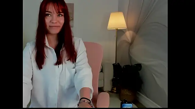 NoraHaynes online show from 25, 7, 2026