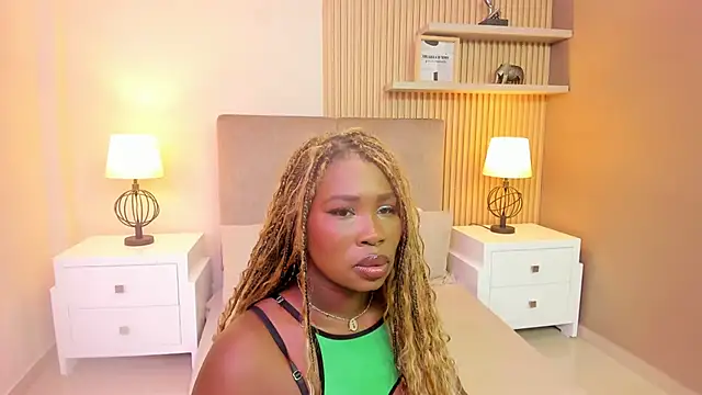 SerenaWinslow online show from 15, 4, 2026