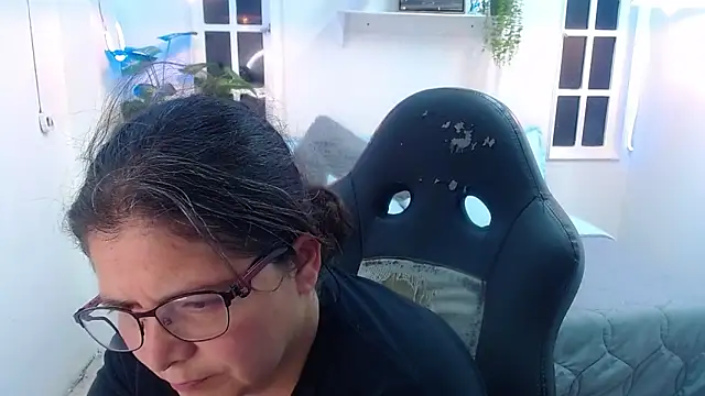 Linda banks  online show from 17, 9, 2025